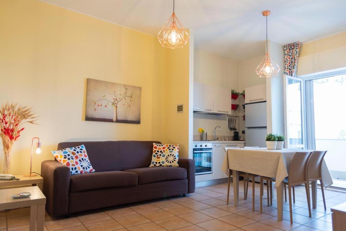 Blu Sun Apartment In Complesso Riva Del Sole Джовинацо Екстериор снимка